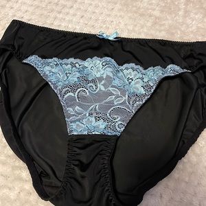 New below waist panties by Q-T , size 7 teal lace design on front